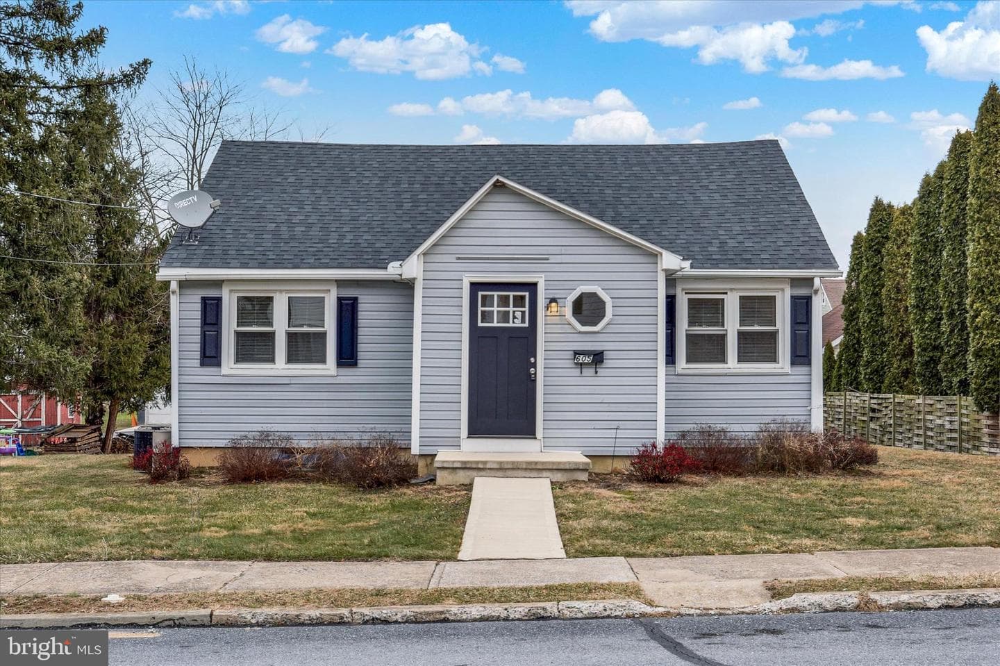 605 Linden Avenue photo 1