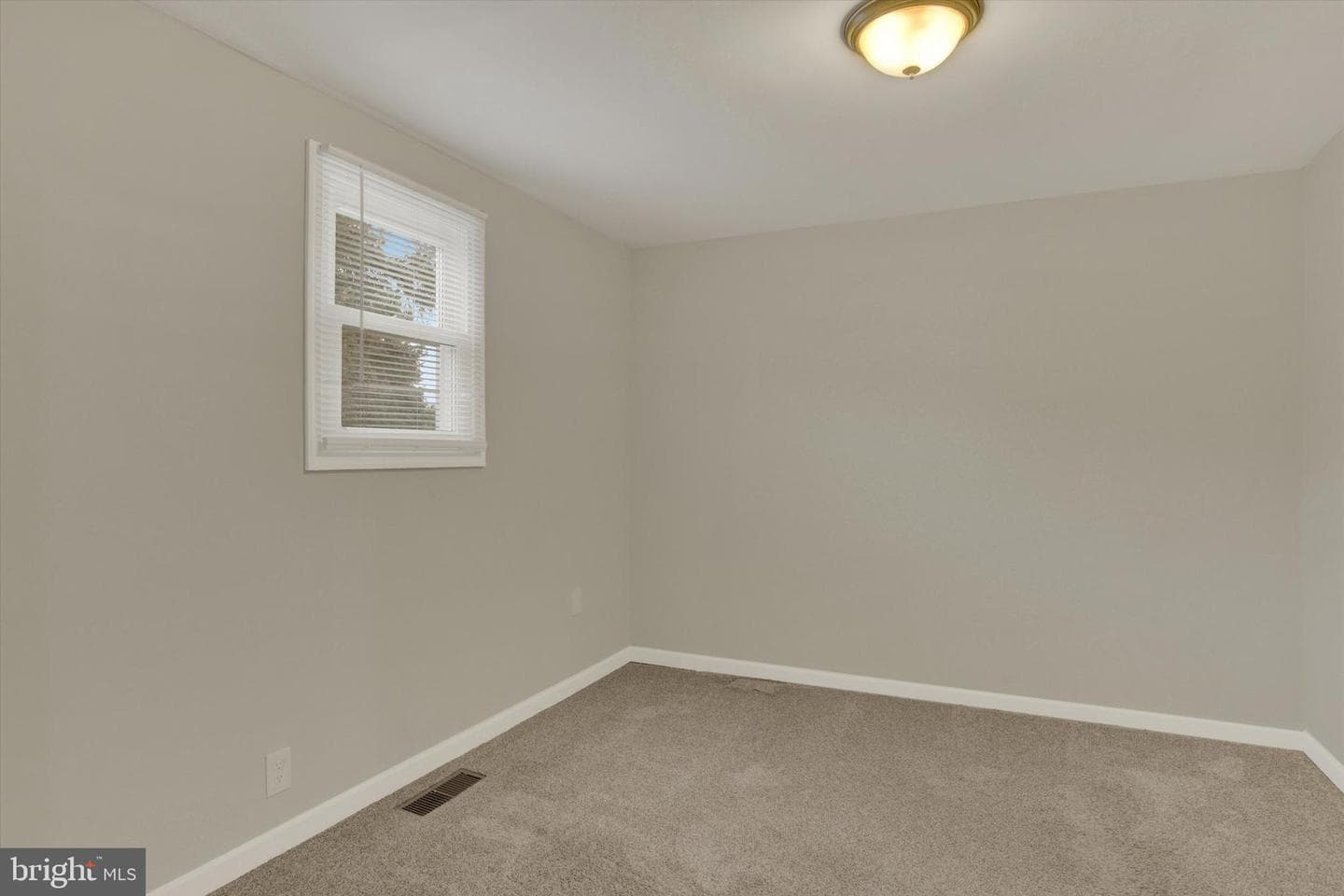 605 Linden Avenue photo 7