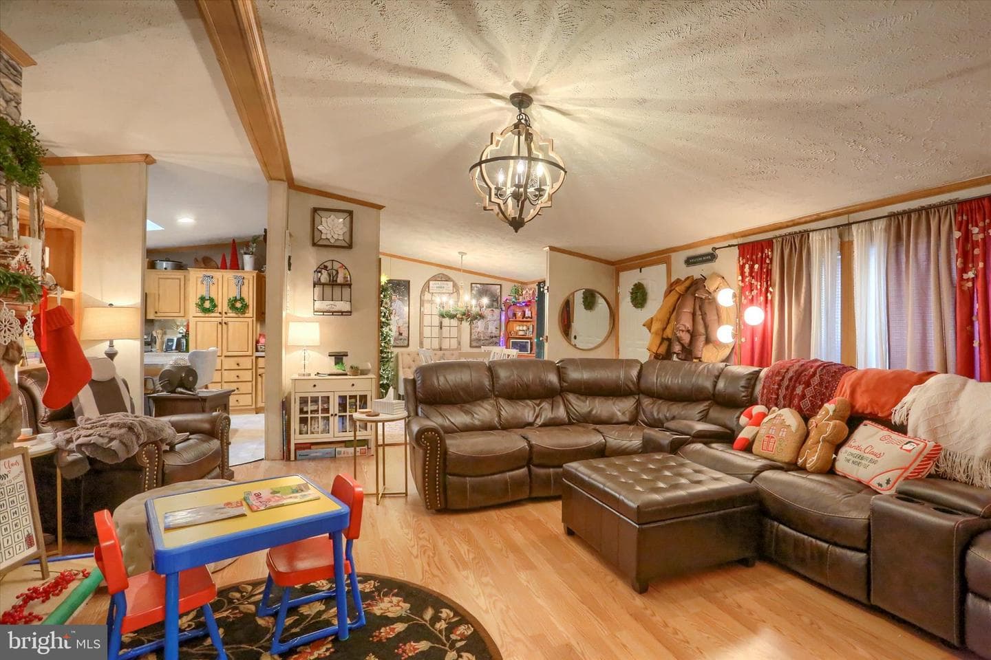 150 Mallory Boulevard photo 3
