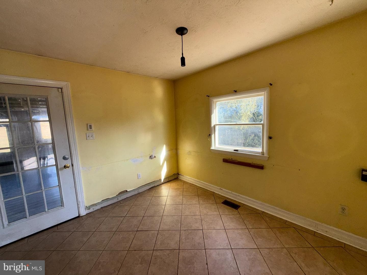 15 Sharon Drive photo 4