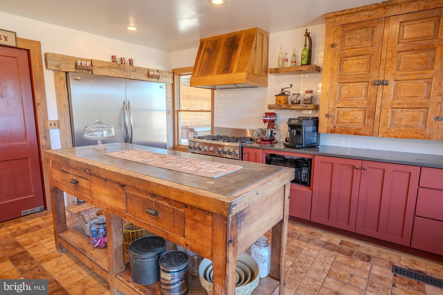 651 Robinson Road photo 10