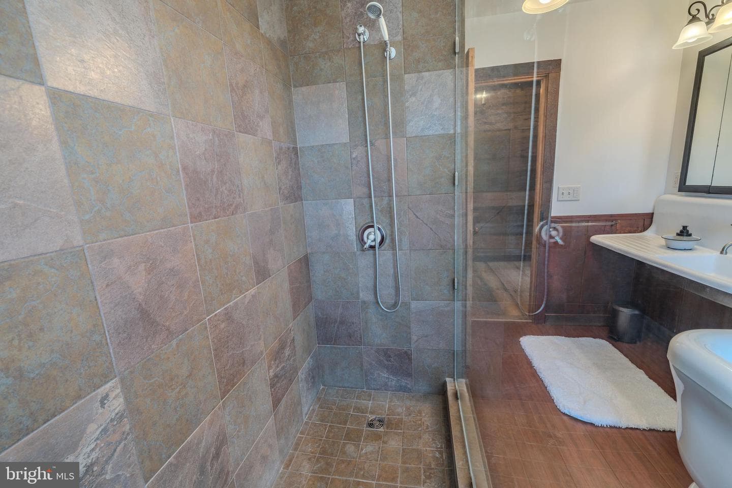 651 Robinson Road photo 37