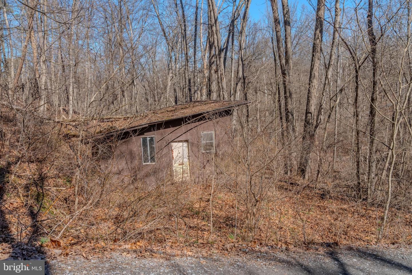 651 Robinson Road photo 74