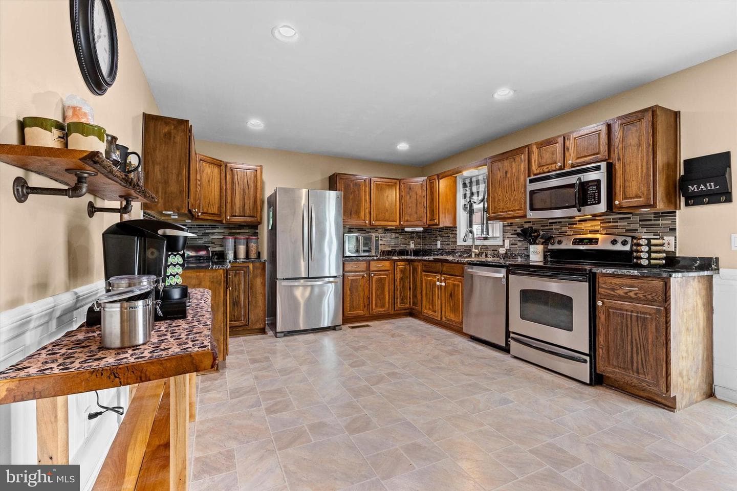 635 Newport Road photo 13