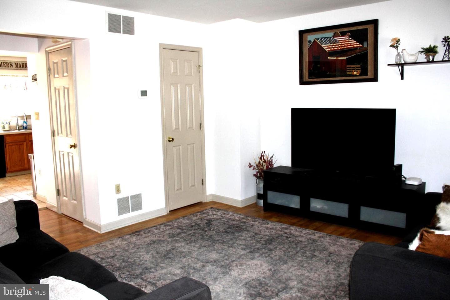 30 Petersburg Lane photo 10