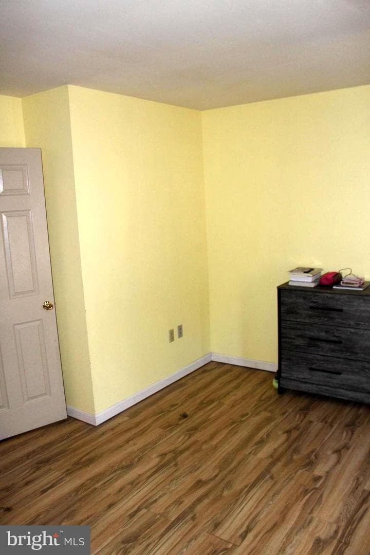 30 Petersburg Lane photo 12