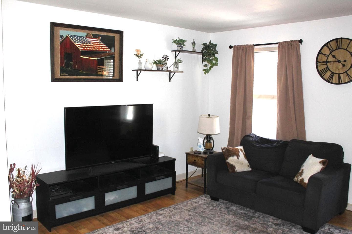 30 Petersburg Lane photo 9