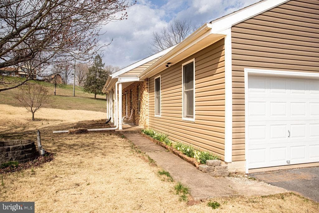 245 Windy Hill Road photo 2