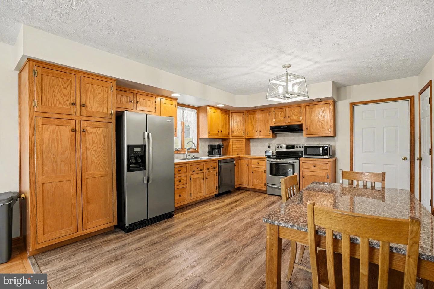 2755 Valley Road photo 11