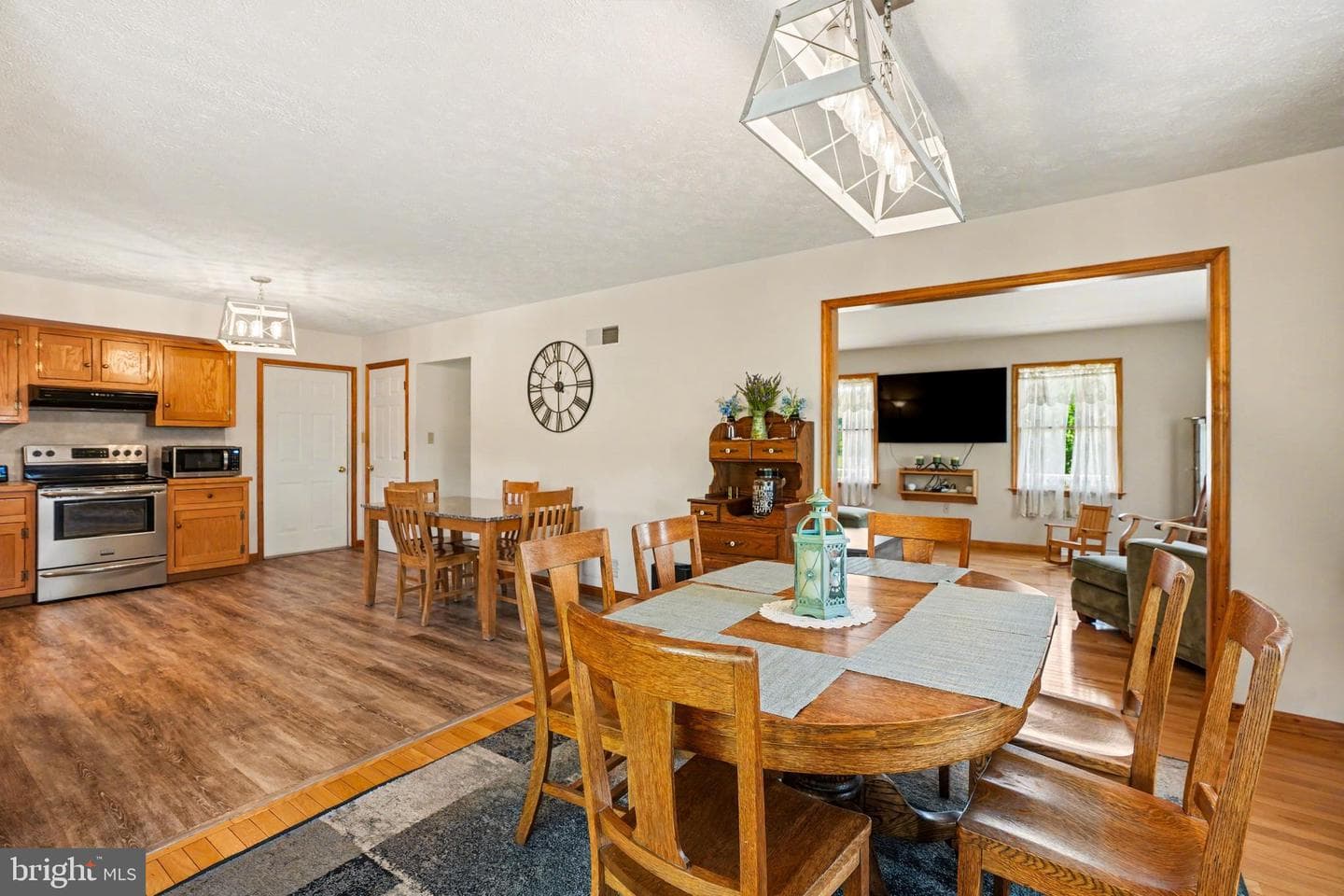 2755 Valley Road photo 12