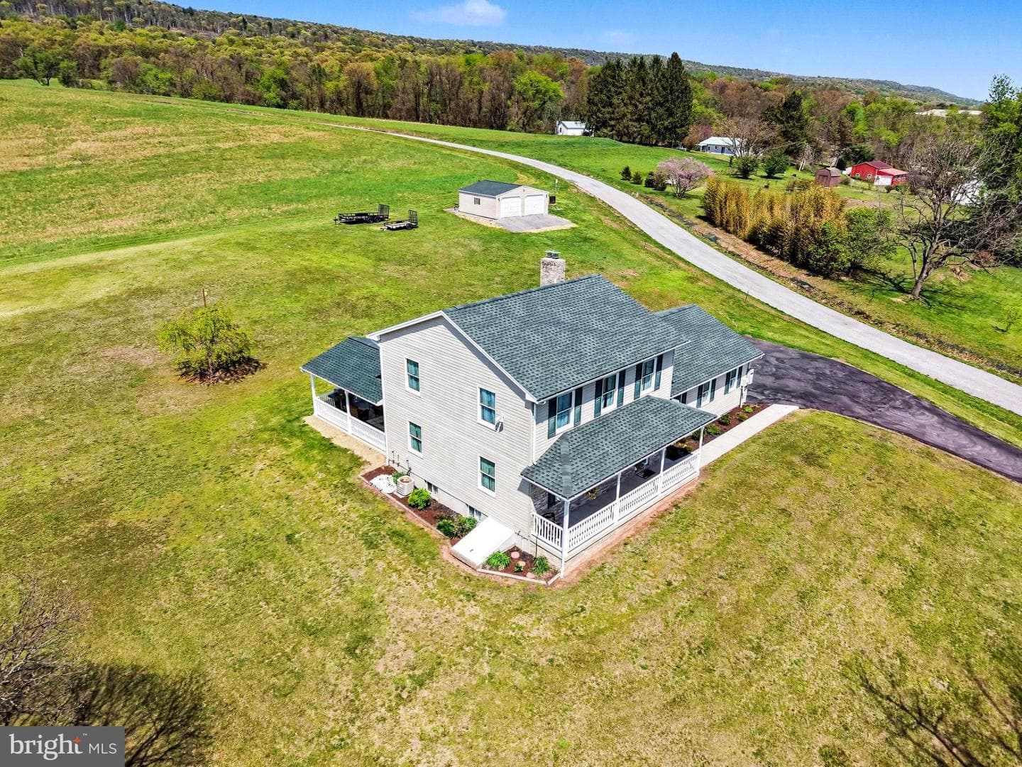 2755 Valley Road photo 24
