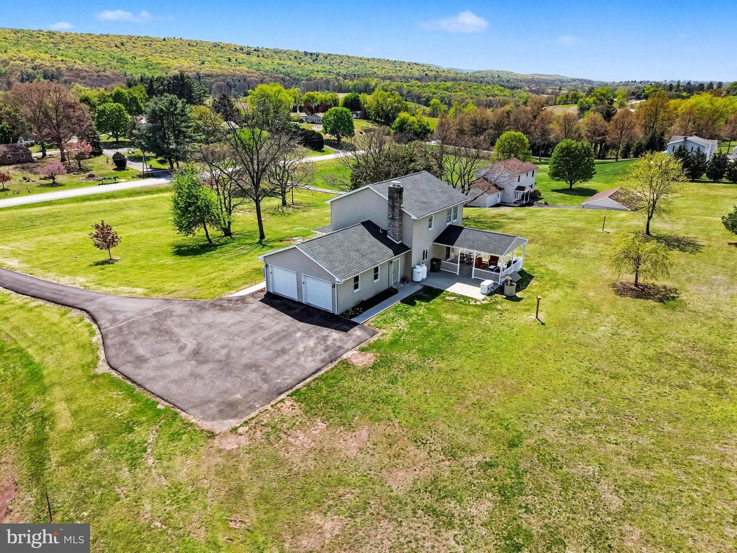 2755 Valley Road photo 26