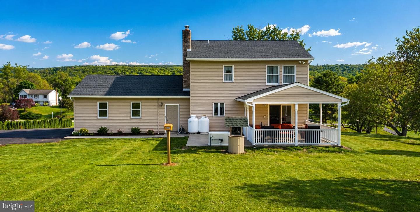 2755 Valley Road photo 5