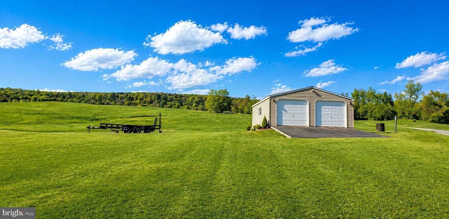 2755 Valley Road photo 6