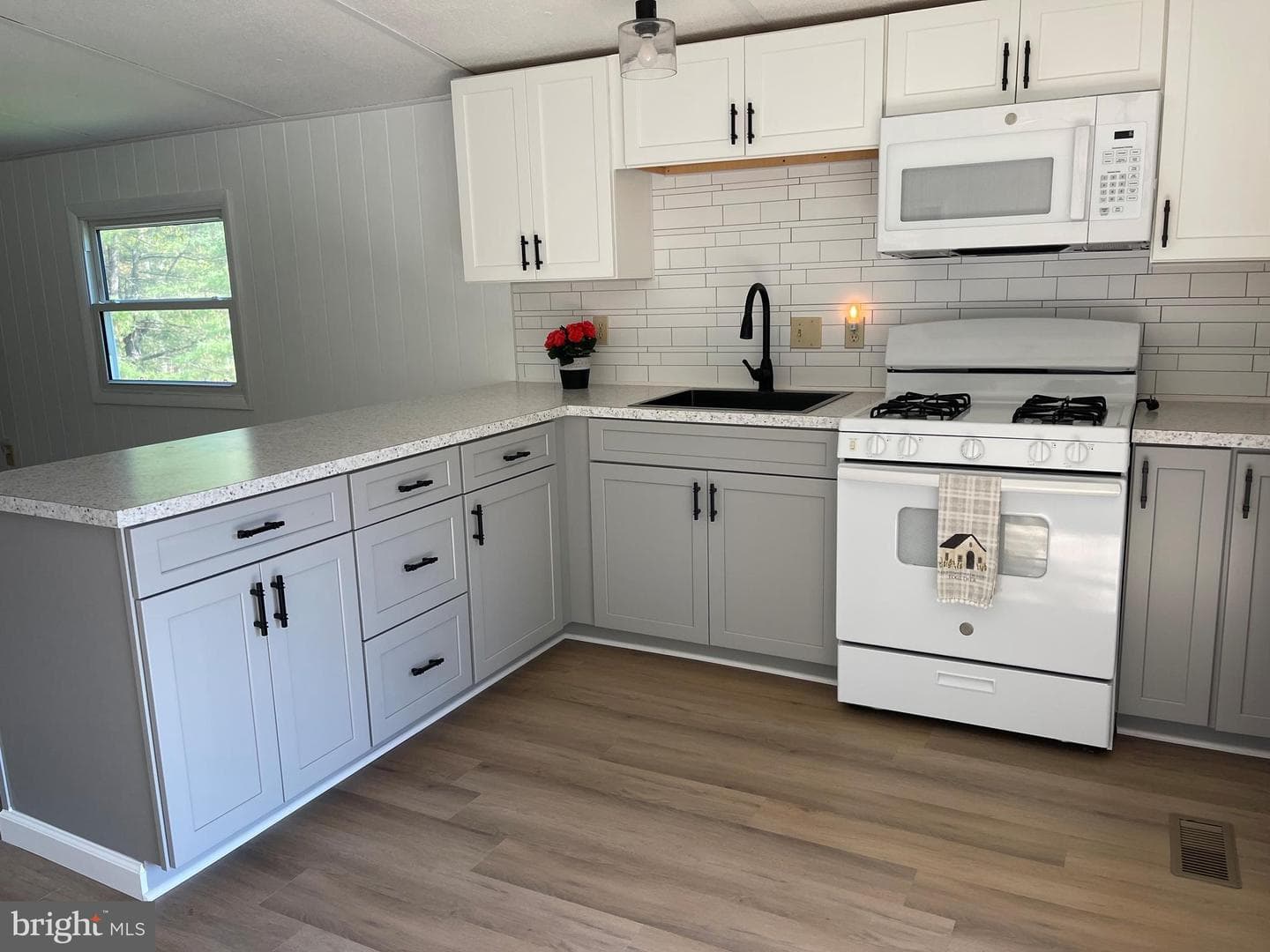 4217 Sugar Run Road photo 4