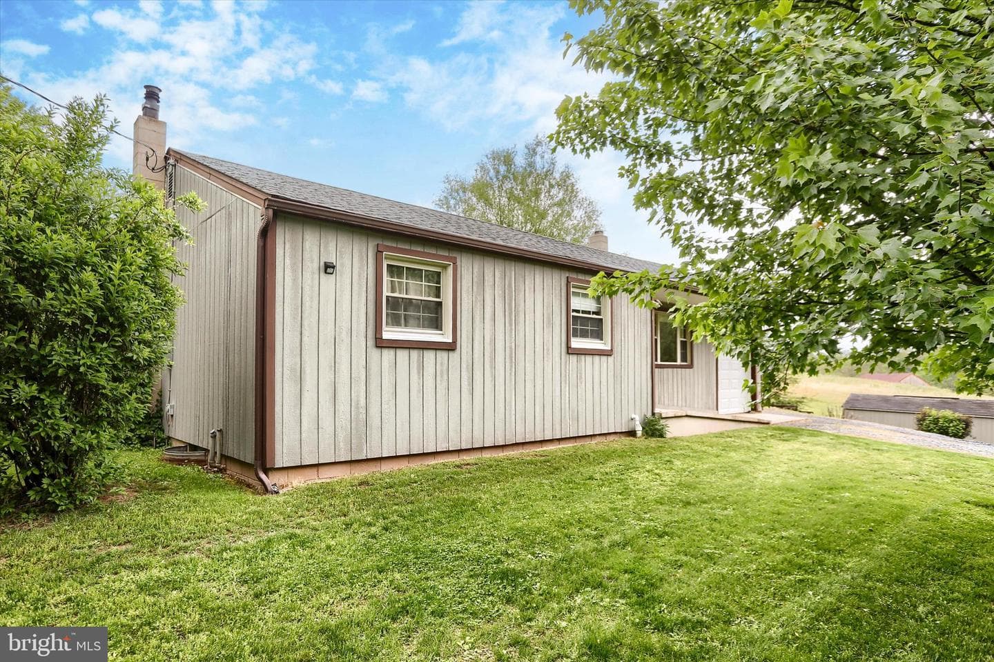 695 Windy Hill Road photo 3