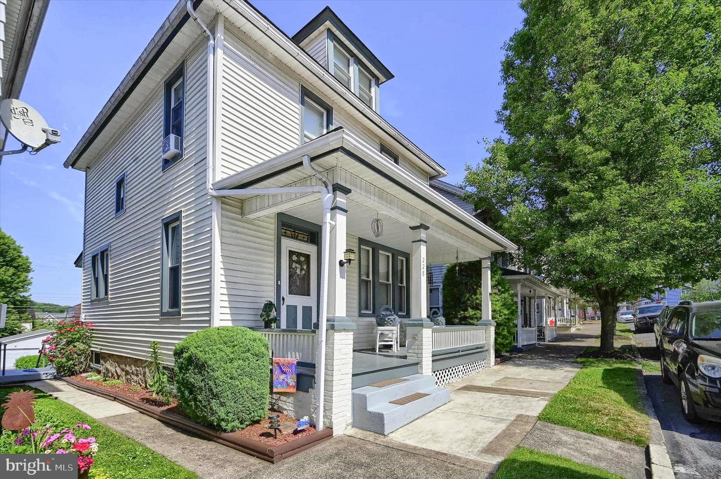 228 N 5th Street photo 2