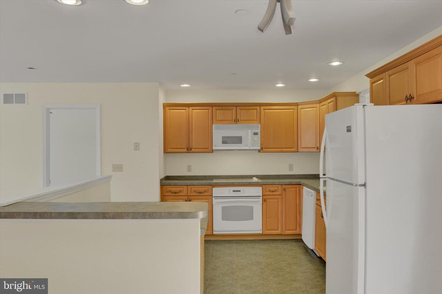 1203 Lincoln Street photo 8