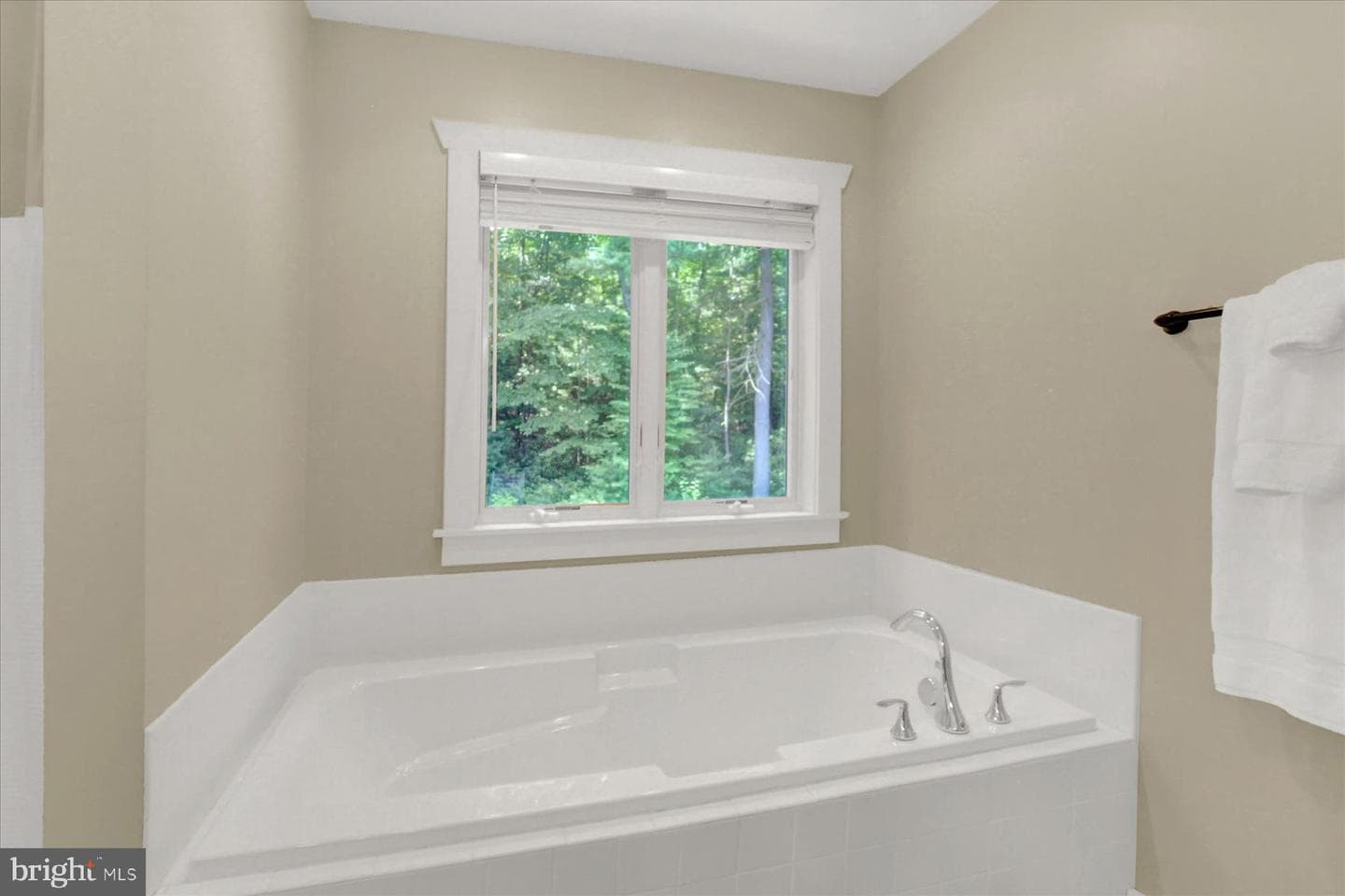 93 Franklin Court photo 26