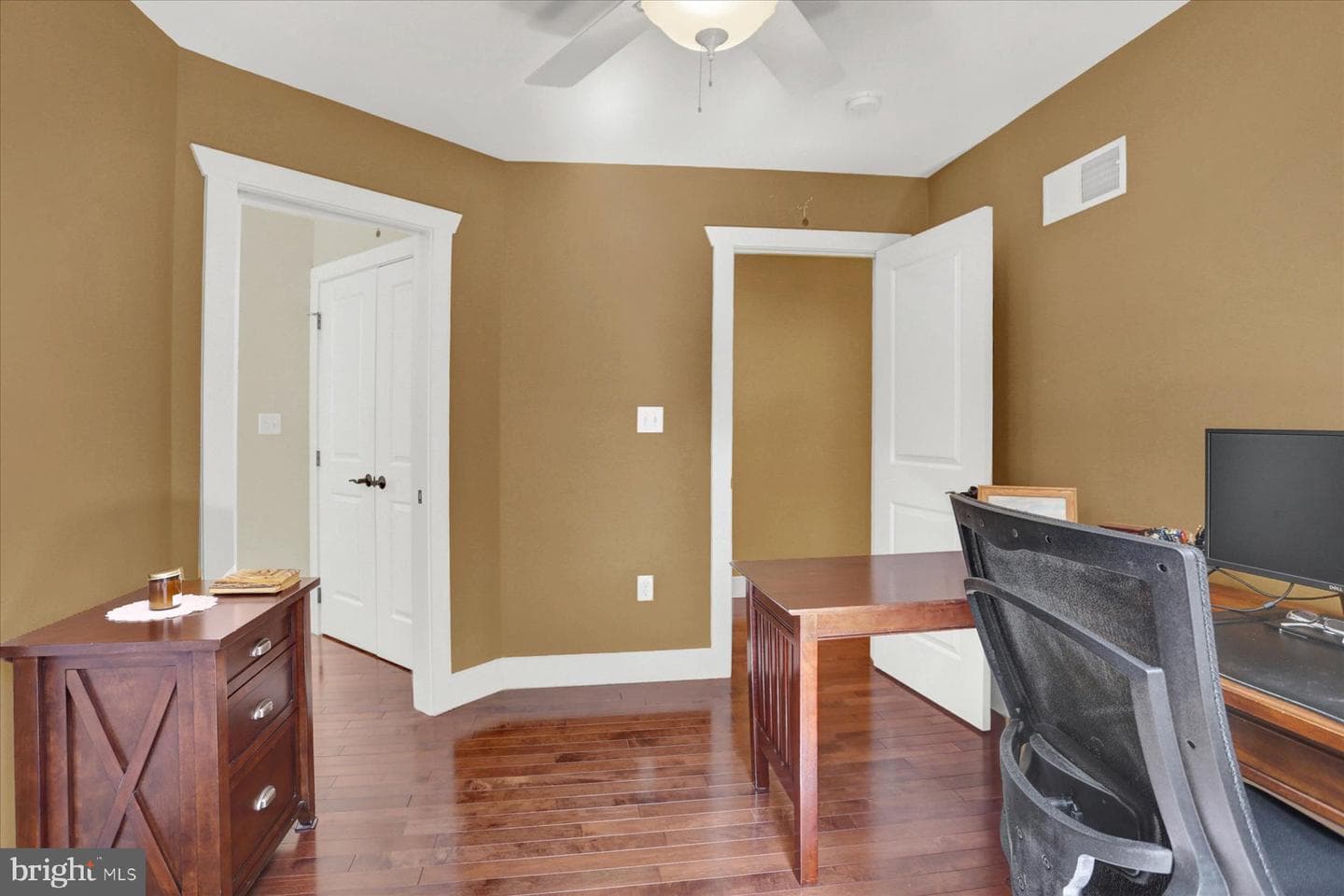 93 Franklin Court photo 29