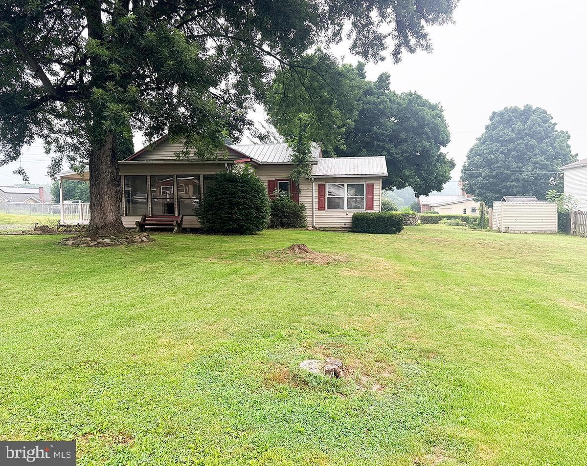 830 Freedom Street photo 27