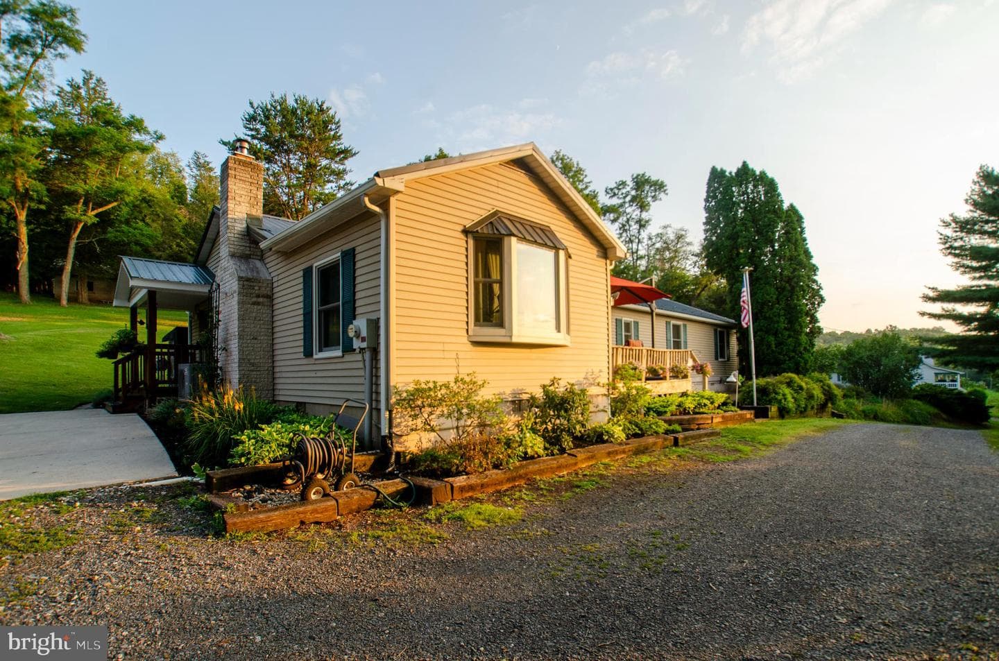 8 Hill Side Drive photo 3