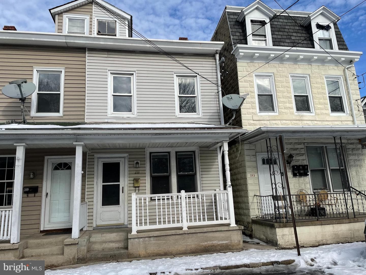211 Parkway photo 1
