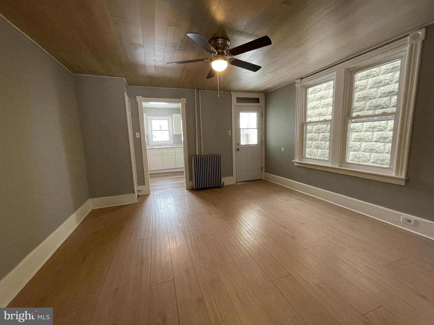 211 Parkway photo 10
