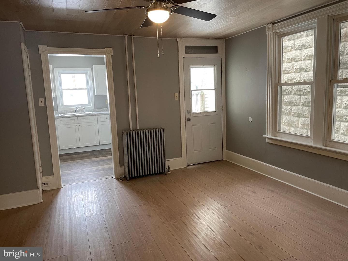 211 Parkway photo 11