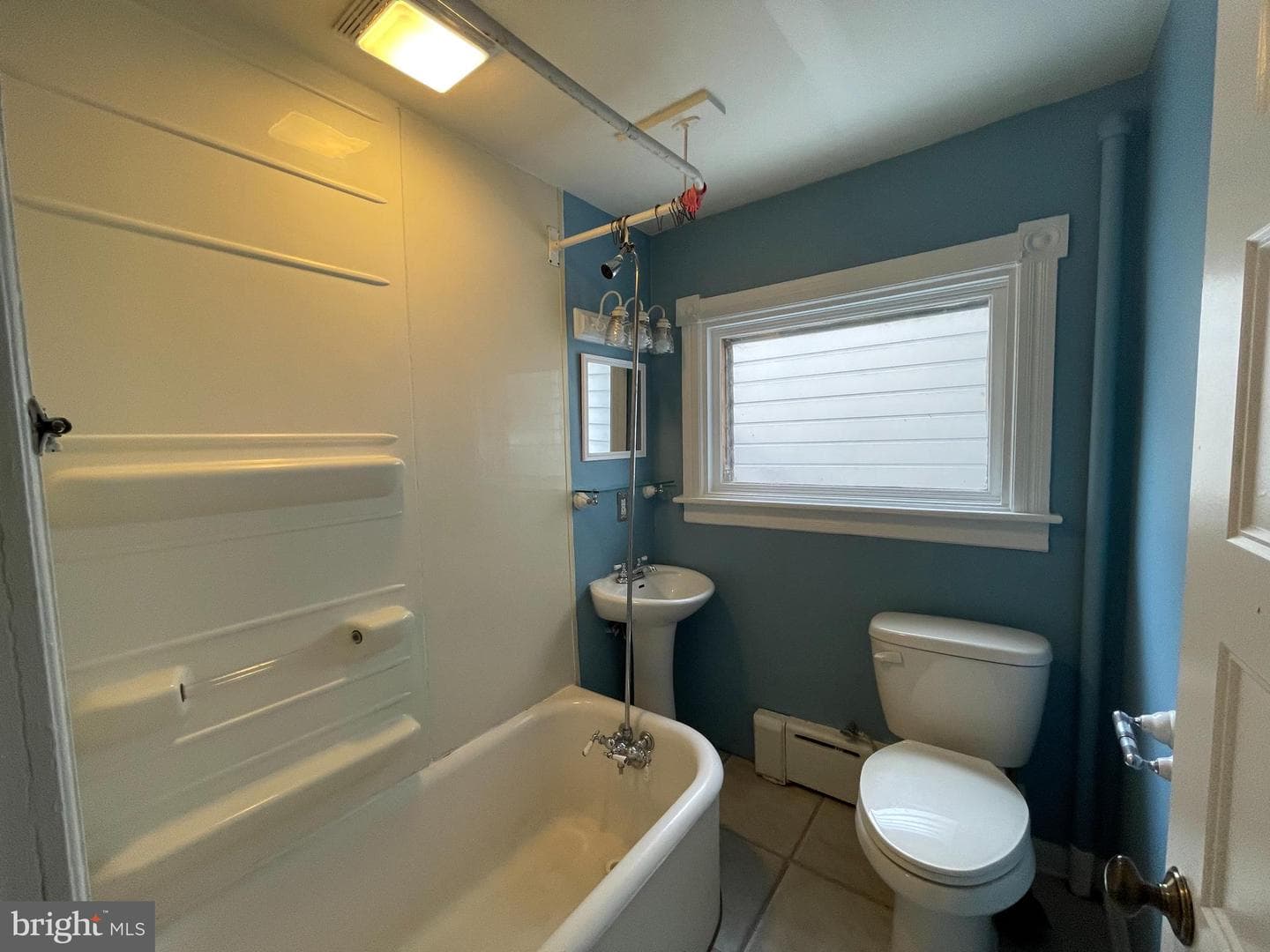 211 Parkway photo 18