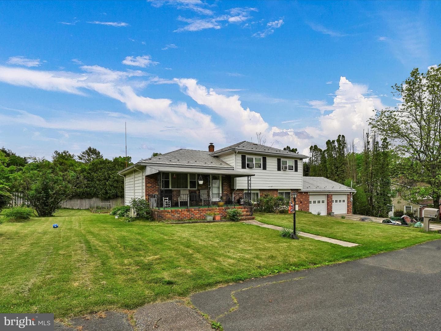1050 E Donna Road photo 2