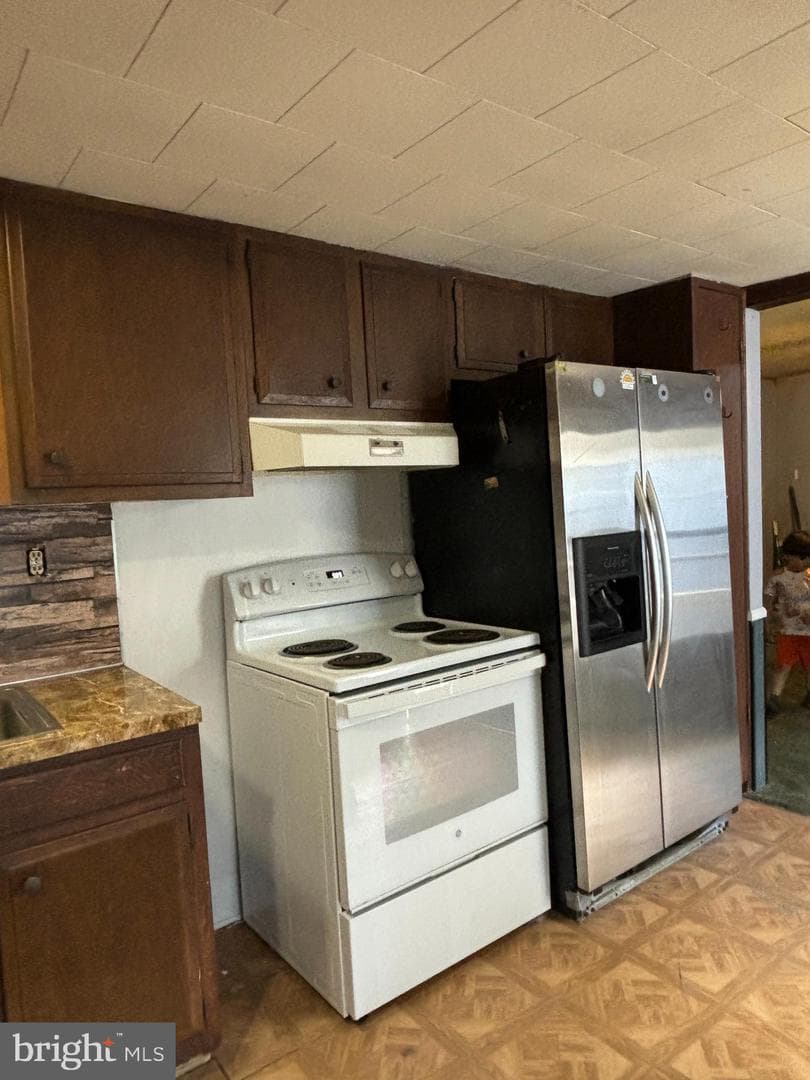 207 Parkway photo 20