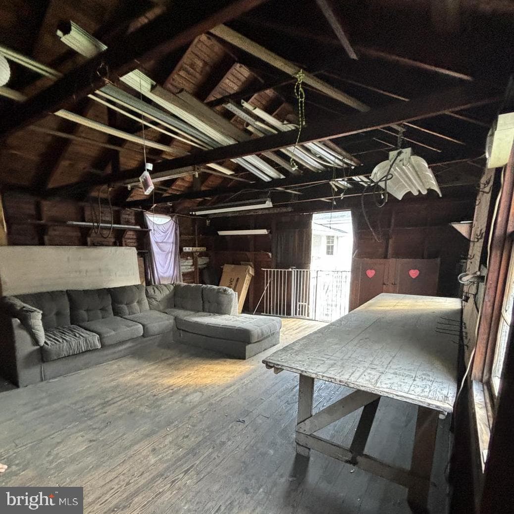 207 Parkway photo 29