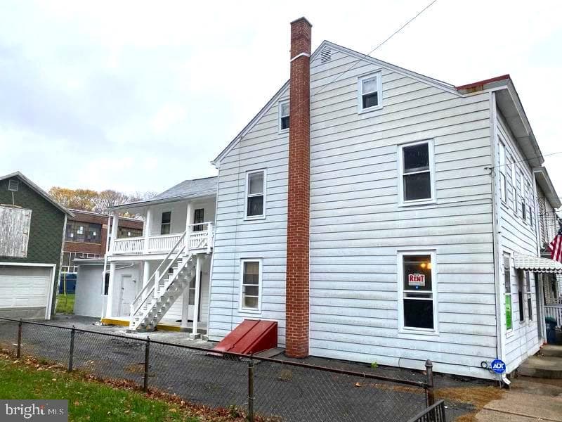 207 Parkway photo 3