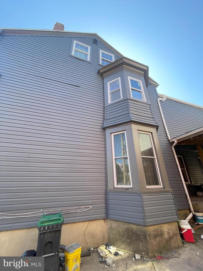 332 W Bacon Street photo 3