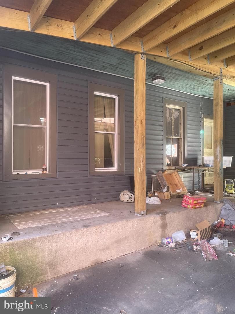 332 W Bacon Street photo 4