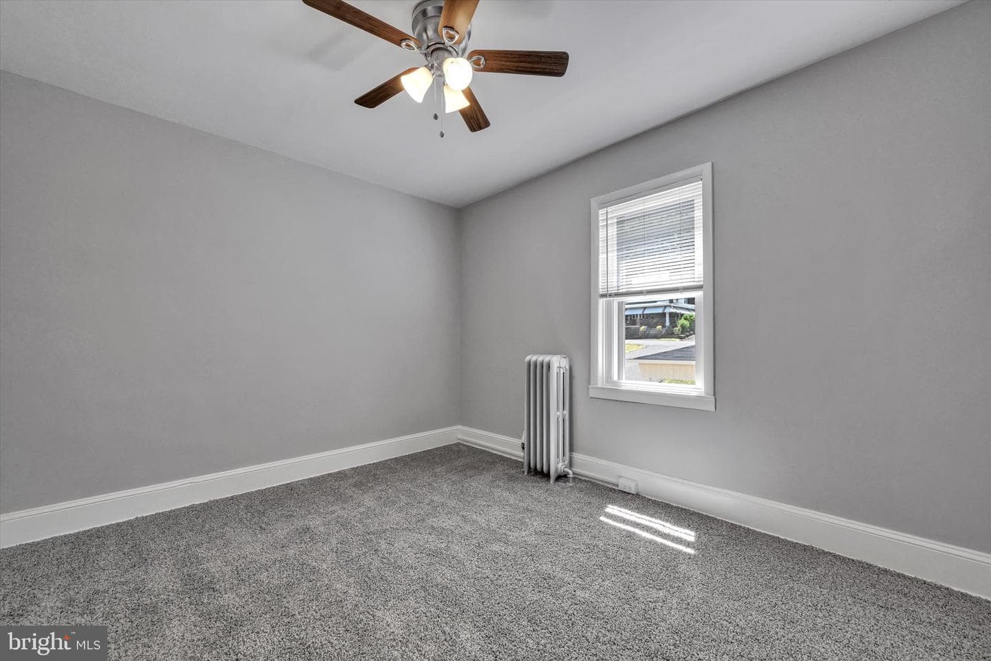 111 Fox Street photo 20