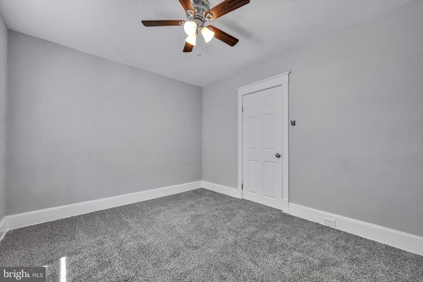 111 Fox Street photo 21