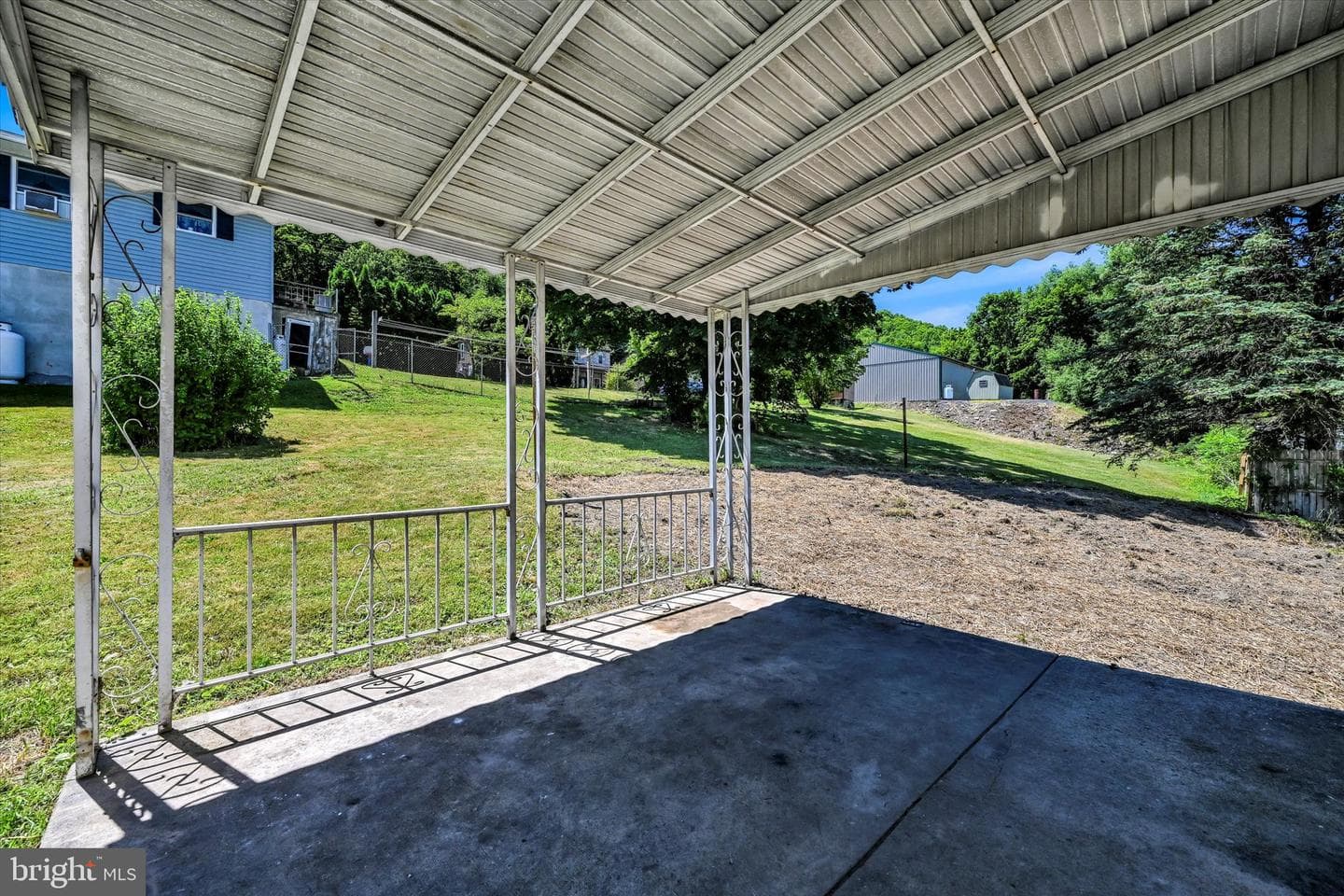 111 Fox Street photo 25