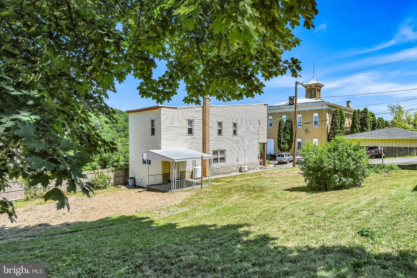 111 Fox Street photo 26