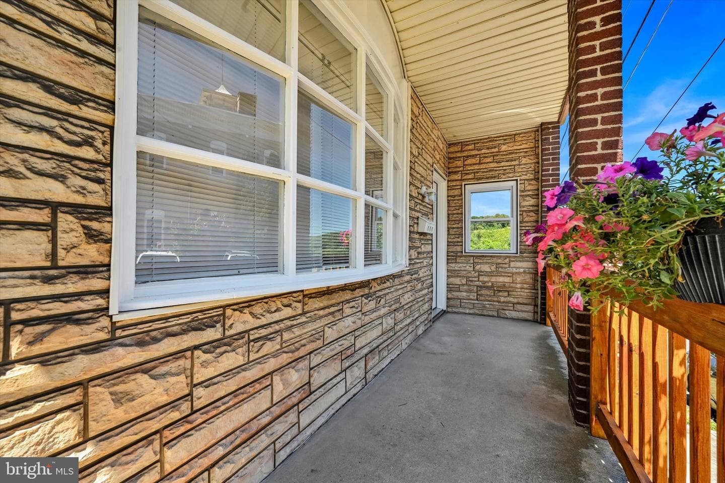 111 Fox Street photo 3