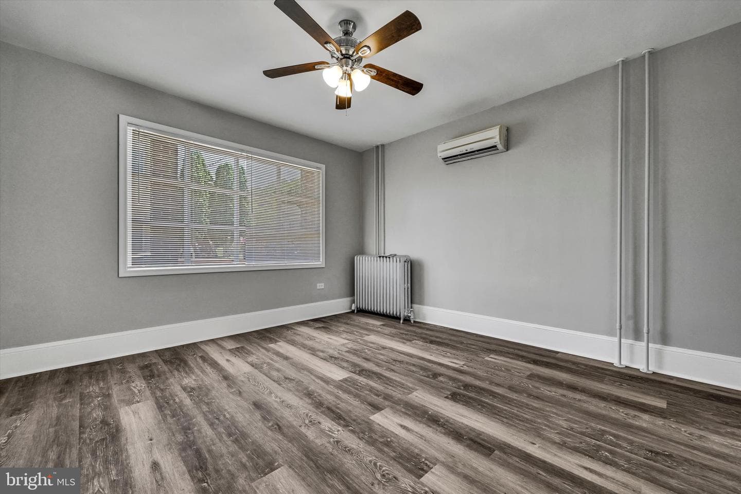 111 Fox Street photo 5