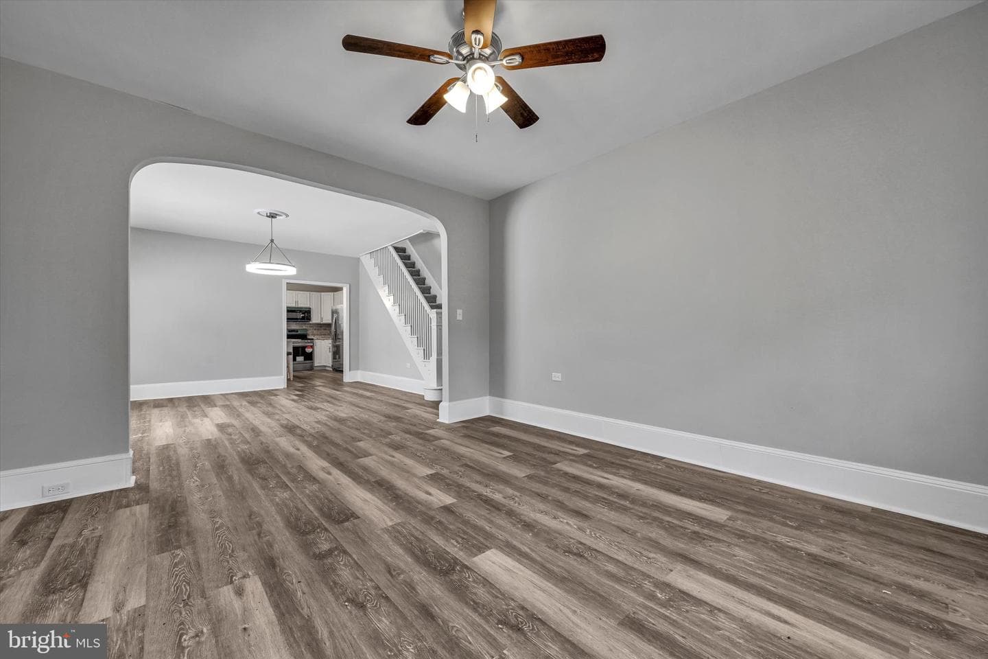 111 Fox Street photo 6