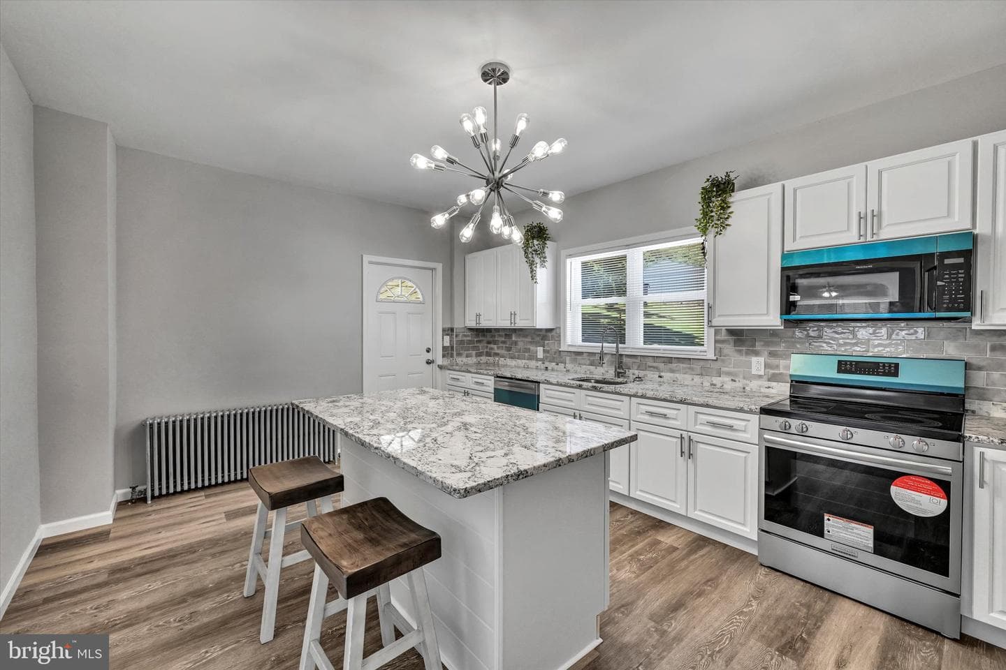 111 Fox Street photo 7