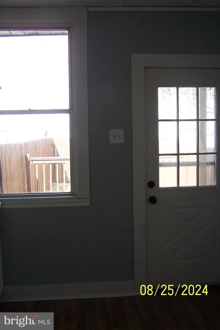 11 W Elm Street photo 23