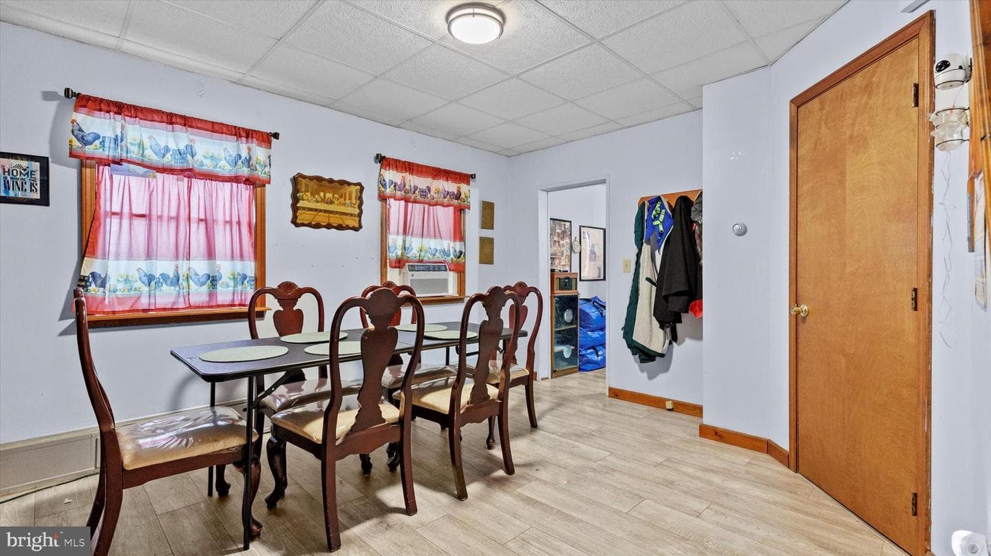 137 E High Street photo 14