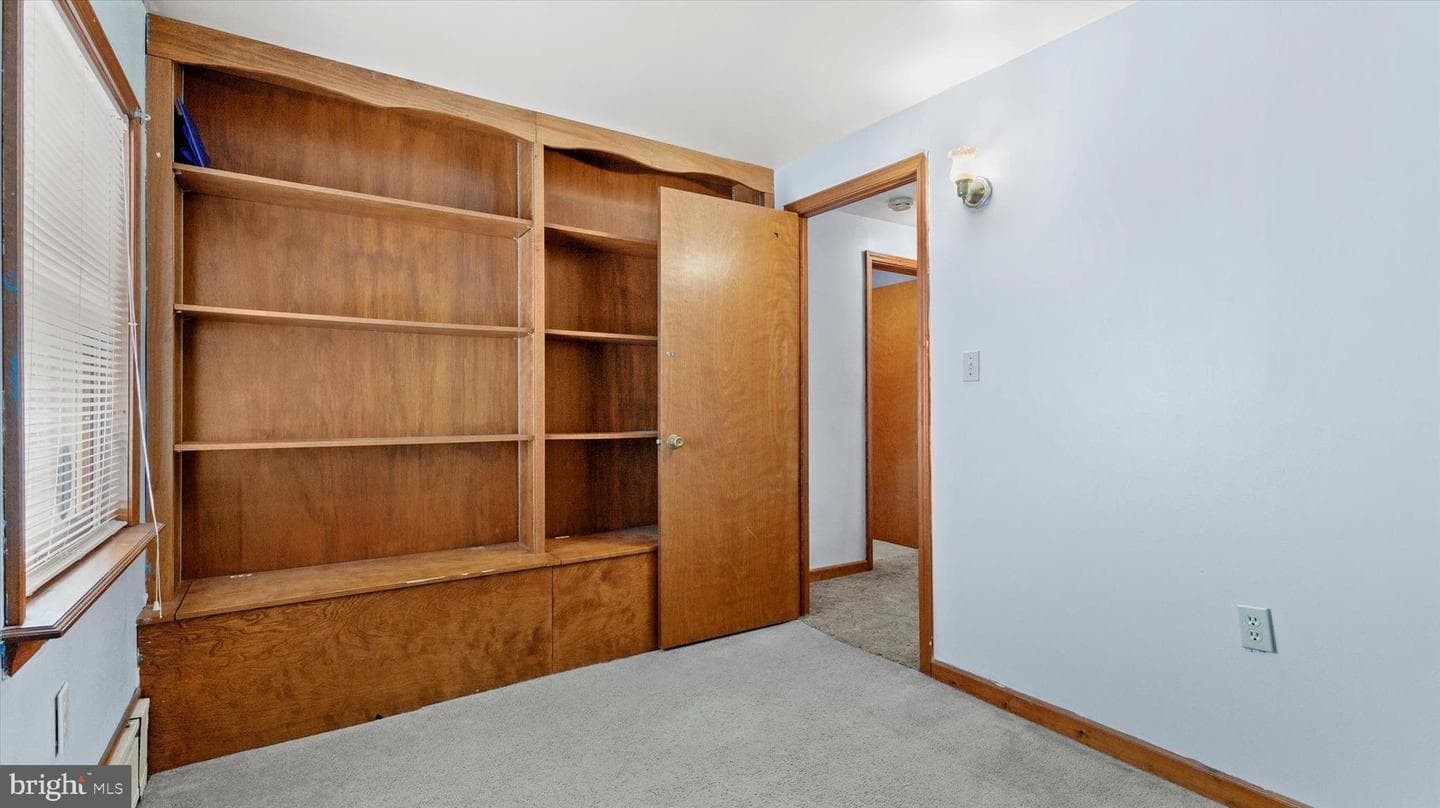 137 E High Street photo 19