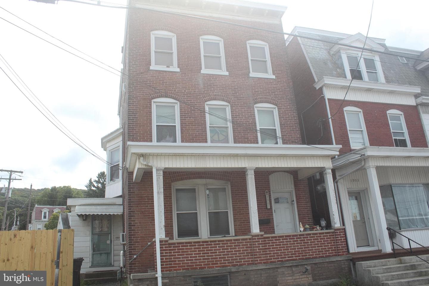 1901 W Market Street photo 1
