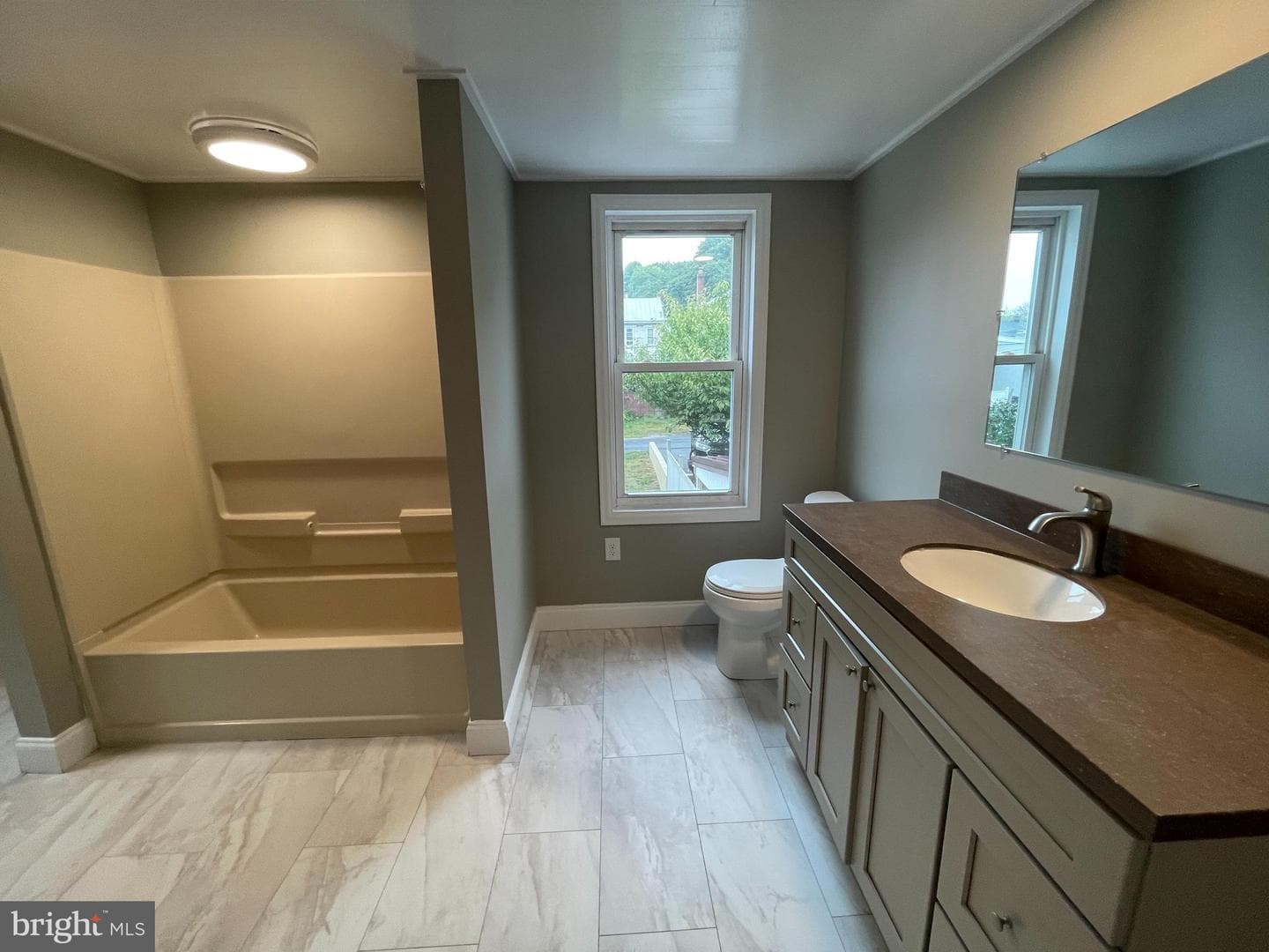 11 E Liberty Street photo 21