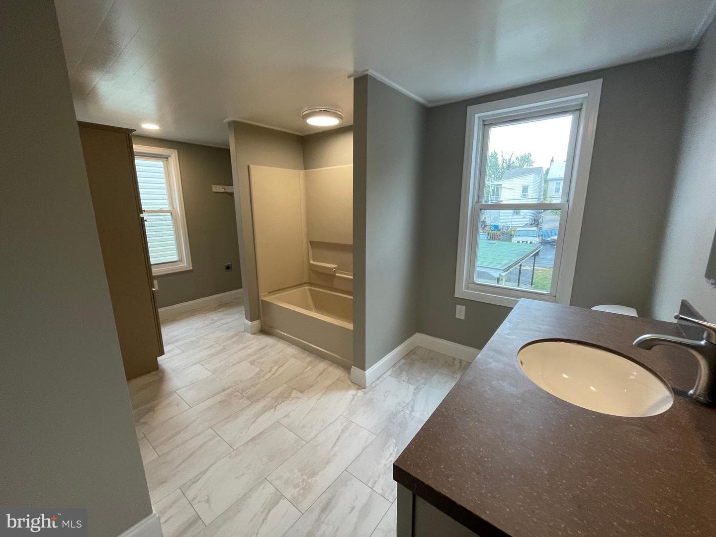 11 E Liberty Street photo 23